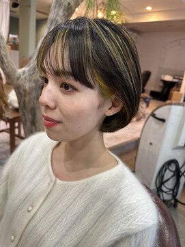 ノディス(NODISS) イエローカラー×ショートボブ