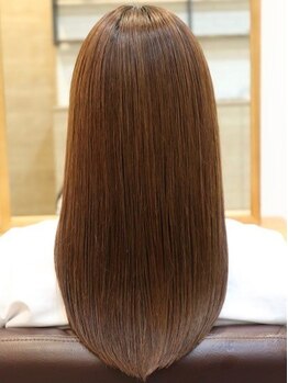 ケアリー(carely)の写真/《髪質改善！最高級トリートメント取扱い》一人一人に合わせたケアで、うるツヤ髪へ導きます！