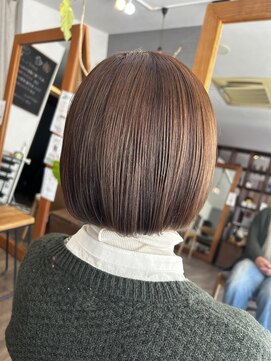 ミニボブ×ベージュ