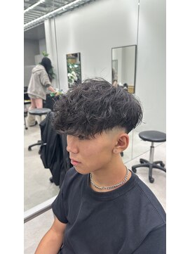 フェザーパーマ/スパイキーショート/スペインカール/[大分駅]