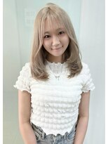 リエル 札幌大通(Lielle)&nbsp;レイヤーカット/ホワイトベージュ