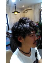 ホリデイ ヘアー(HORIDAY HAIR) それってクセ？パーマ？あっ、パーマパーマ。