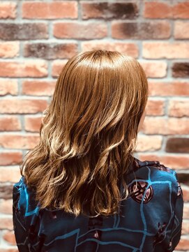 ルシア(LUCIA) 愛され王道ゆるふわモテカラー