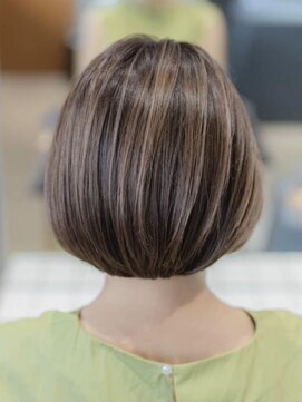 ニカイ(2F) 似合わせカット/イメチェン/くびれショート/シャドールーツ