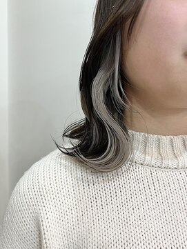 サクラ オモテサンドウ(SAKURA) ホワイトグレー/インナーカラー/ブリーチカラー