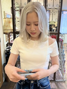 ロチカバイドールヘアー 心斎橋(Rotika by Doll hair) white blonde