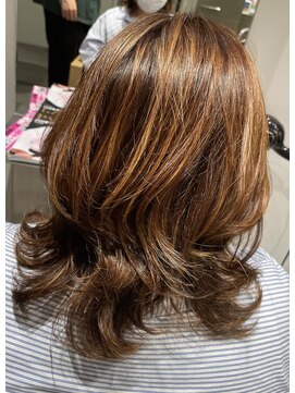 フク(FUKU) 白髪染めてハイライト?白髪染め使わないからできるハイライト