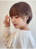 マッシュショートハンサムショート大人可愛いグレージュ重め前髪