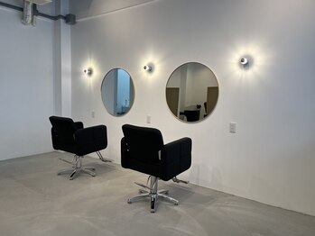 コムジュ(Comje)の写真/一人のスタイリストが丁寧に仕上げる特別な時間。心躍るサロン体験をお過ごしください☆