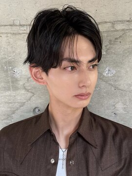 サイン メンズ 渋谷(SIGN men's) センターパートフェザーショートブリーチカラースパイラルパーマ