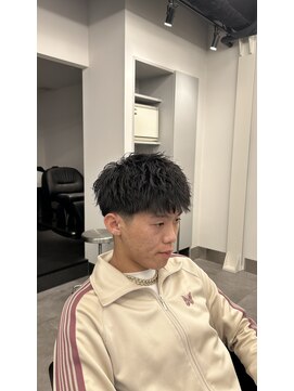 ノイセル 心斎橋(Noisyle) MEN’S/リバースセンターパート/ニュアンスパーマ/心斎橋S