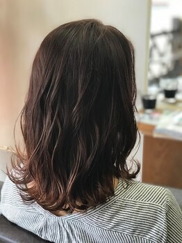 ヘアーアンドメイク アネラガーデン(HAIR&MAKE Anela garden)の写真/オーガニックのハーブエキス配合カラー剤を使用◇自然な仕上がりなのでファーストグレイカラーにオススメ！