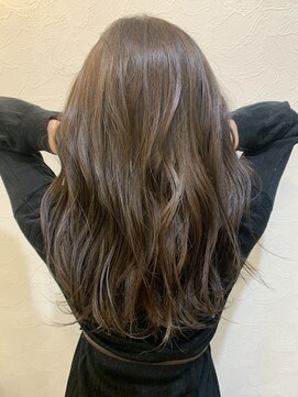 フラット 千葉(Flat.) 大人風カーキベージュカラー