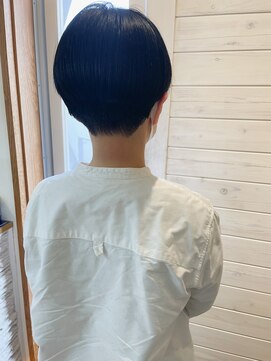 オーシャン(Ocean) 刈り上げ女子/前下がりショート/ミニボブ/オン眉ボブ