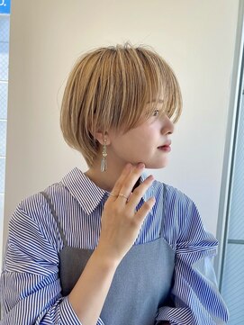 イヴォークトーキョーオーサカ(EVOKE TOKYO osaka) 大人ショート ハイトーン ブリーチ カラー 似合わせカット