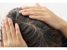 カラーリングをする際に【かゆみ】【ピリピリした痛み】を感じる方には最適な染め方です。