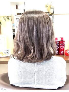 コア フィール ア デイ(COIFFURE A DAY) 【見附今町M3D髪質改善】