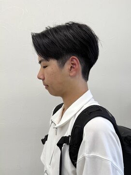 ソソ(soso) メンズショートセンターパート/フェザーパーマ/横浜