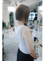 フェイヴィーズ(FavyS)&nbsp;ブリーチグレージュ切りっぱなしミニボブ