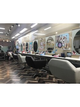 丁寧なカウンセリングと経験豊富なスタイリストがあなたの髪質・骨格に合わせた理想のスタイルを実現♪