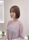 顔まわりに寄り添う小顔見せショートボブ 後ろ姿までこだわり