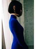 切りっぱなしボブ ワンレンボブ 前下りボブ 暗髪くすみブルー