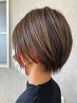 ハナヘアー(HaNa hair) 透明感アッシュカラー×レッドのポイントデザイン