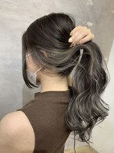 《*コントラスト低めのイヤリングカラー*》髪馴染みのいいグレーイヤリングカラー[ケアブリーチ/天神大名]