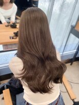 アリュウル 表参道 青山(Allure) ヘーゼルベージュ レイヤーカット 学割U24