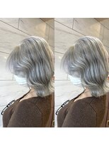 ループ(LOOP) ブロンドシルバーカラー