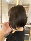 オリーブベージュ