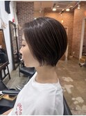 ハンサムショートレイヤーカットミルクティーベージュハイトーン