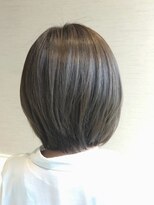 ヘアーリゾート ライフ(Hair Resort LIFE) 前下がりボブ、プラチナアッシュカラー