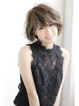 アンルポン(un.le.pont) 【un le pont】魅力が引き立つ小顔ショートボブ