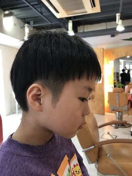 ヘアーズビシュ Hair's BISH ツーブロックカット