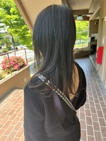 アンノ(anno)&nbsp;裾カラーでちょっとエッジの効いたレイヤースタイル