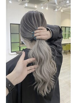 ピヨン 心斎橋(piLLon) バレイヤージュ☆ホワイトグレージュ