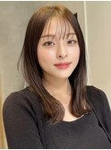 顔周りレイヤーカットくびれヘアミルクティーベージュカラー