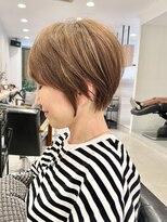 ノエル(NoeL)&nbsp;ハイライトで立体感を演出する大人ショート【來海亮兵】