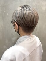 クロ(curro)&nbsp;ホワイトベージュ×ベリーショート