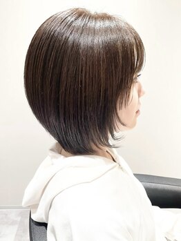 ストフ(stof)の写真/【再現性カット】大人女性に似合うお洒落で抜け感のあるショートスタイルに◎