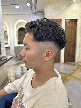 リリー 鷺沼店(RILLY) 〈キシタクヘアー〉フェード×宮城リョータパーマ