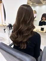 マレバイリベル 西中島(mele. by Libelle)&nbsp;レイヤースタイルの透明感あるグレージュ