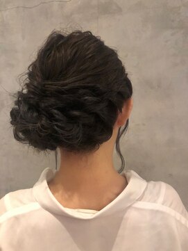 ガーデントウキョウ(GARDEN Tokyo) 【GARDEN 田中麻由】アップヘア×ねじり編みサイドシニヨン