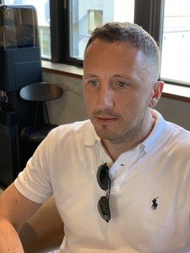 リバレッジ 広尾(Leverage) バーバースキンフェードベリーショート外国人スタイル