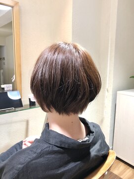 シュリンプイッチョウメモコ(SHRIMP一丁目moco) ショートボブ 丸いショート フワッとボブ