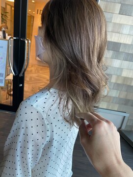 イデア 柏の葉コイルリンクガレージ店(IDEA) 流行のベージュインナー