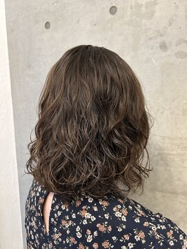 タエビスアリッサム(Taebis Alyssum) ミディアムパーマ(しっかりカール、デジタルカール)