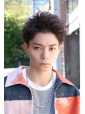 ヘアカタログの表紙になった 男らしい スパイキーショート