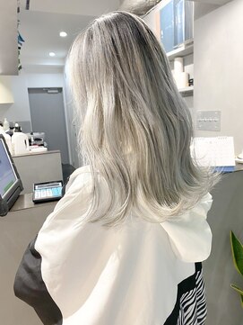 リフル 八王子(RIFULL) ハイライト　レイヤー ショートヘア　ボブ　くびれレイヤー
